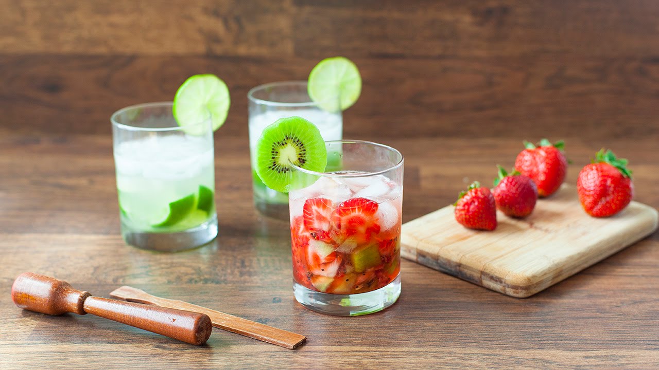 caipiroskacomvodkaabsolutedeMorangoekiwi.jpg